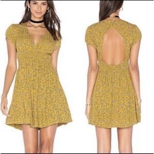 Free People Pretty Baby Mini Dress Floral Yellow Sz M Smocked Waist Easter EUC